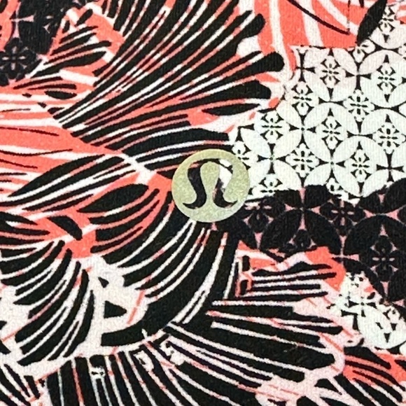 Lululemon Wunder Under Luxtreme High Rise Artisan Spring Lunar New Year Size 2 - Picture 5 of 11